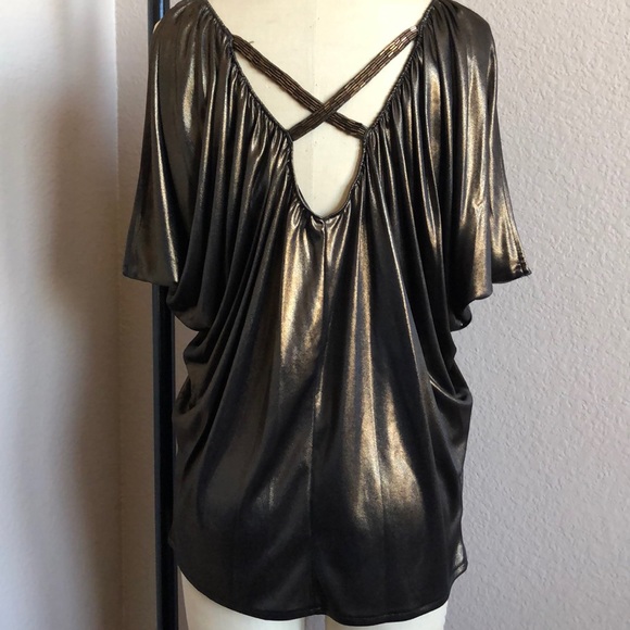 Tops - Picture 4 of 6